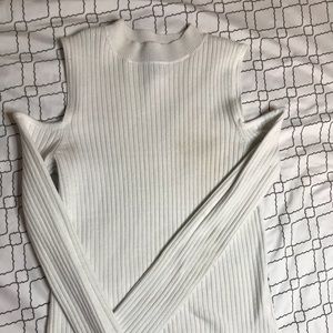 WHITE CUT OFF SHOULDER LONG SLEEVE